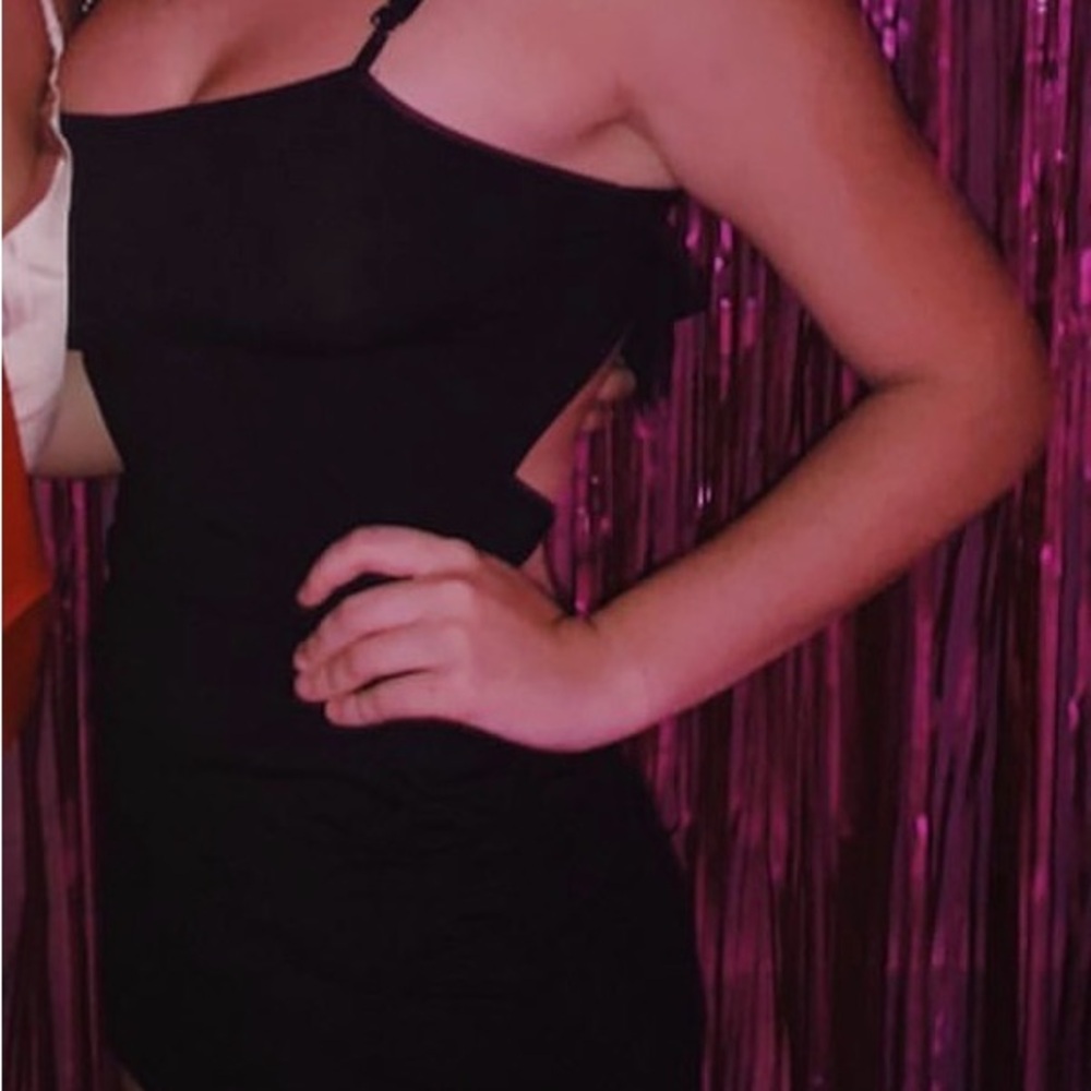 Elegant Black Sleeveless Dress